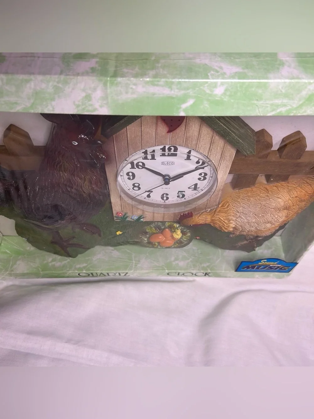 Vintage Cottagecore Farmhouse NIB Resin Rooster Chicken Musical Wall Clock